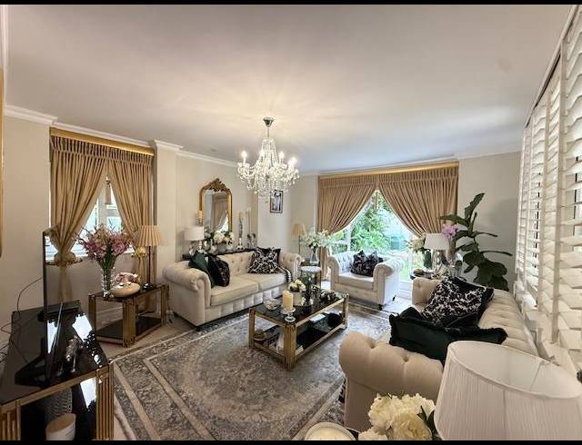 3 BEDROOM APARTMENT FOR SALE IN HYDE PARK